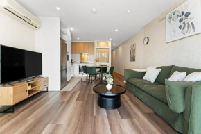 2BR CBD Apt Swimming Pool Sauna SPA CBD Adelaide